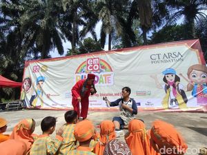 Antusiasme Anak Binaan CT ARSA Foundation Dengarkan Dongeng Bertema Kebaikan Antusiasme Anak Binaan CT ARSA Foundation Dengarkan Dongeng Bertema Kebaikan
