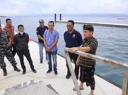 Suwirta: Jembatan Dermaga Banjar Nyuh Dilalui 5 Orang Sudah Melengkung