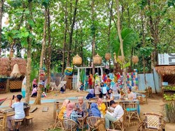 Viral, Cafe ala Pantai di Kota Medan