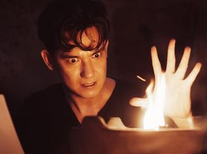 Main Film Bayi Ajaib Bikin Beban Adipati Dolken dan Sara Fajira?