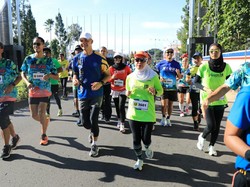 Ganjar & Istri Lari Bareng Sambil Donasi untuk Mahasiswa Kurang Mampu