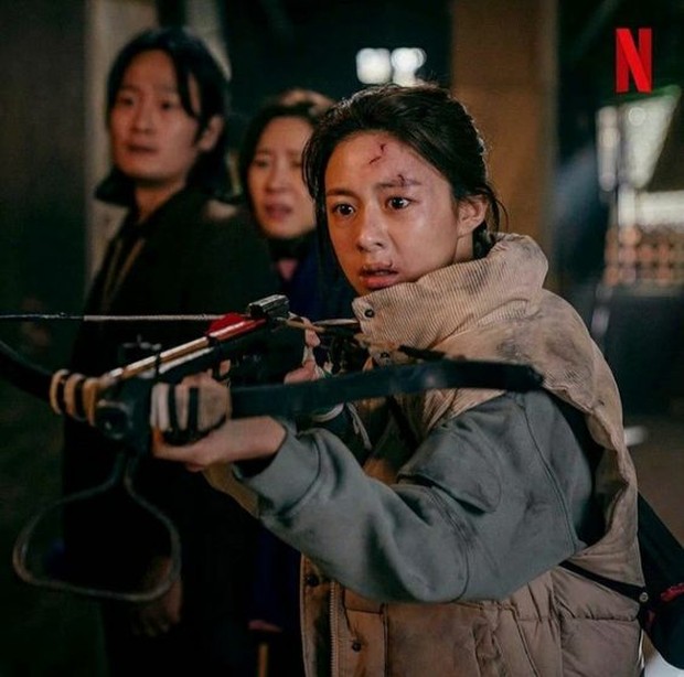 Go Yoon Jung sebagai Park Yu Ri