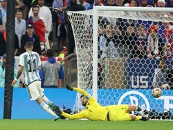 Argentina sempat unggul meyakinkan 2-0 di babak pertama. Getty Images/Lars Baron    