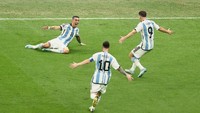 Hingga babak pertama usai, skor 2-0 untuk keunggulan Argentina atas Prancis. James Williamson/AMA/Getty Images