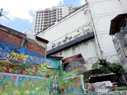 Suara Parau Kampung Braga di Balik Gemerlap Bandung Metropolis