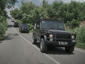 Touring Komunitas Mercedes Jip Indonesia sampai ke Lombok-Sumbawa