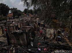 Korban Ceritakan Detik-detik 52 Rumah di Manggarai Kebakaran Akibat Petir