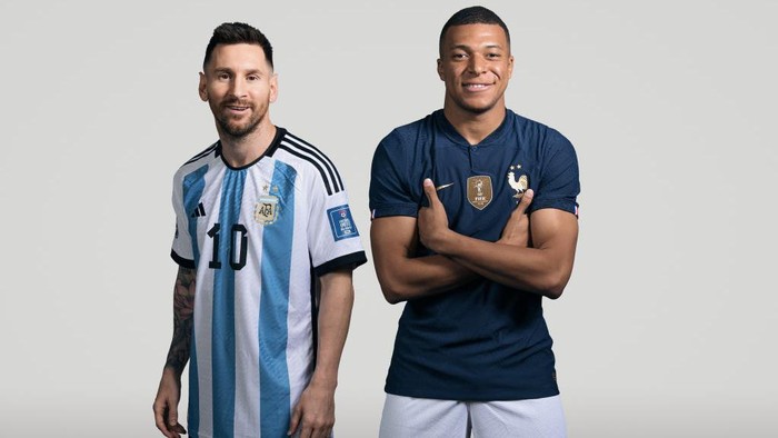 (EDITORS NOTE: THIS IMAGE HAS BEEN RETOUCHED) In this composite image, a comparison has been made between (L-R) Lionel Messi of Argentina and Kylian Mbappe of France, who are posing during the official FIFA World Cup 2022 portrait sessions. Argentina and France meet in the final of the FIFA World Cup Qatar 2022. (Photo by FIFA/FIFA via Getty Images)