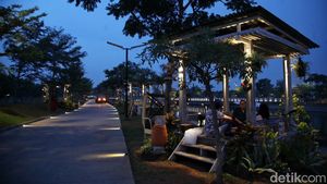 Menikmati Suasana Taman Kota ala Eropa di PIK 2