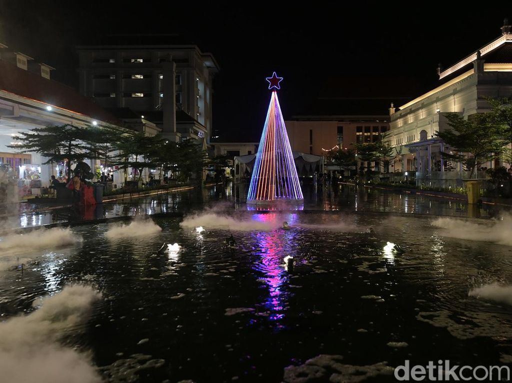 Ornamen Natal Percantik Surabaya, Wali Kota Eri Beri Pesan soal Toleransi
