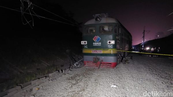 Potret Kereta Teknis KJCB yang Alami Kecelakaan di Bandung