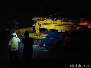 Polisi Usut Penyebab Anjloknya Kereta Teknis Proyek KCJB di Bandung Polisi Usut Penyebab Anjloknya Kereta Teknis Proyek KCJB di Bandung