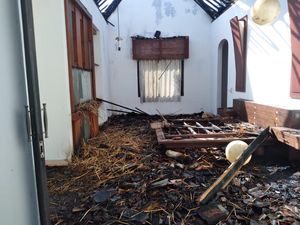 Vila di Tukadmungga Buleleng Terbakar, Kerugian Rp 300 Juta Vila di Tukadmungga Buleleng Terbakar, Kerugian Rp 300 Juta
