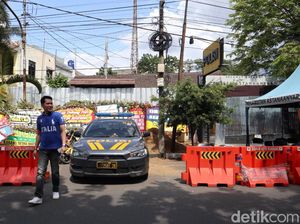 Polsek Astana Anyar Belum Pulih Usai Diteror Bom: Kantor Ditutup Seng