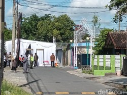 Keluarga Gelar Pengajian 1.000 Hari Wafatnya Sudjiatmi Ibunda Jokowi