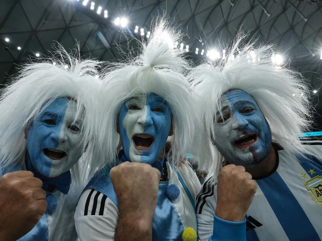 Gila! Suporter Argentina Kuras Tabungan Hingga Jual Truk untuk Nonton Piala Dunia Gila! Suporter Argentina Kuras Tabungan Hingga Jual Truk untuk Nonton Piala Dunia