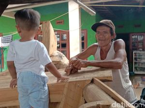 Kisah Talim, Puluhan Tahun Produksi Perahu Tradisional di Indramayu