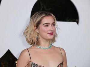 Haley Lu Richardson The White Lotus Banjir Keringat Ditelepon Nick Jonas