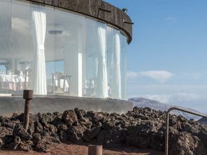 5 Pengalaman Makan Teraneh di Dunia, Ada Sensasi Santap di Penjara