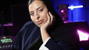 Kisah Inspiratif Penyanyi Berhijab yang Tampil di Penutupan Piala Dunia 2022