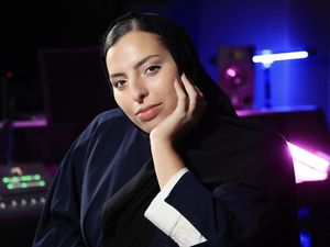 Kisah Inspiratif Penyanyi Berhijab yang Tampil di Penutupan Piala Dunia 2022 Kisah Inspiratif Penyanyi Berhijab yang Tampil di Penutupan Piala Dunia 2022