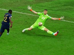 Tentang Penyelamatan Krusial Emi Martinez di Final Piala Dunia 2022