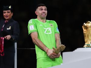 Menpora Prancis: Emiliano Martinez Norak! Menpora Prancis: Emiliano Martinez Norak!