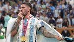 Gaya Rodrigo De Paul Isap Cerutu Usai Juara Piala Dunia