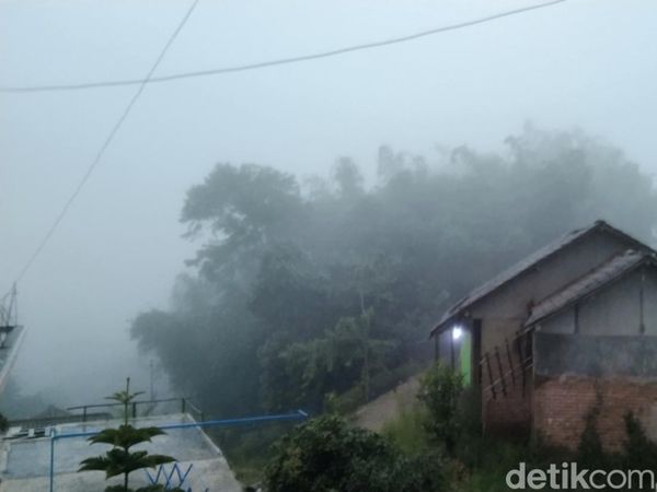 Menengok Hari Tanpa Matahari di Dusun Jotang Majalengka