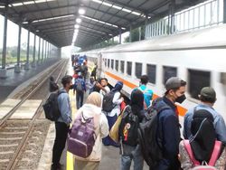 Jangan Sampai Kehabisan! Tiket Kereta Libur Tahun Baru Sudah Laku 21%