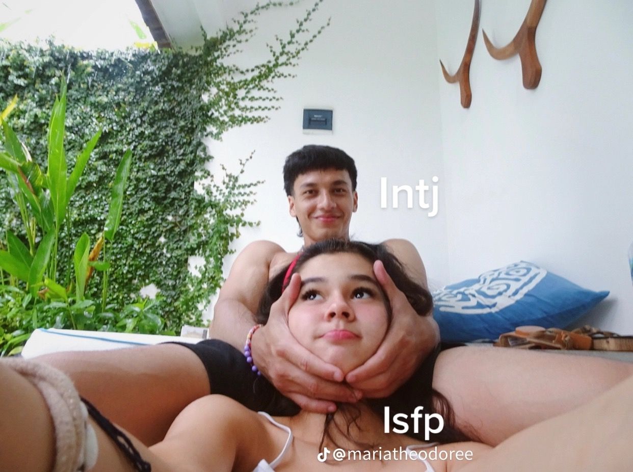 Jefri Nichol dan Maria Theodore Jefri Nichol dan Maria Theodore