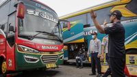 Jelang Nataru, Bus di Terminal Kalideres Diperiksa Kelaikannya