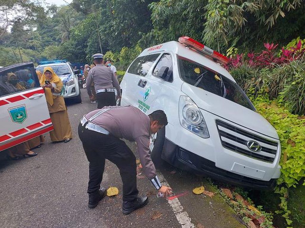Kronologi Bus Unri Kecelakaan Beruntun di Sumbar, Faktor Rem Blong