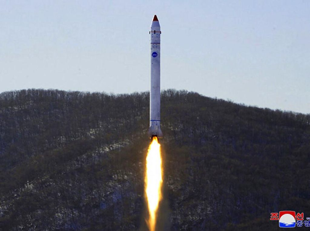 Korut Uji Coba Satelit Mata-mata Korut Uji Coba Satelit Mata-mata