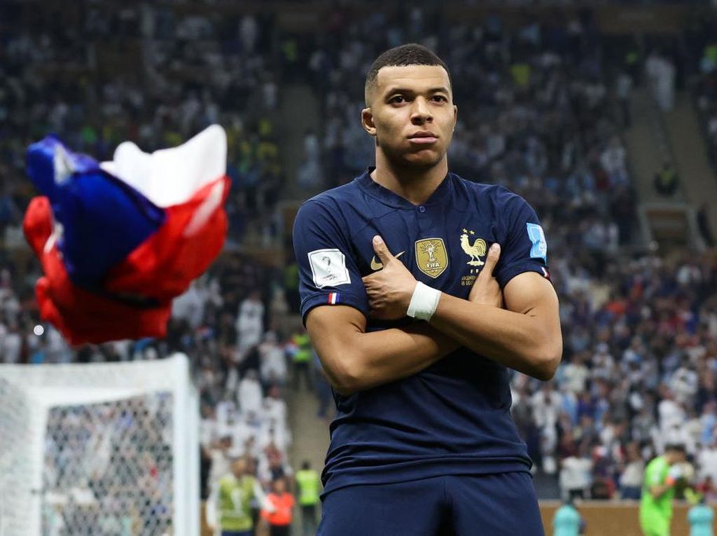 Top Skor Piala Dunia 2022: Sepatu Emas Milik Kylian Mbappe Top Skor Piala Dunia 2022: Sepatu Emas Milik Kylian Mbappe