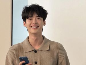 Aktor Lee Jong Suk Gabung Agensi Ace Factory Aktor Lee Jong Suk Gabung Agensi Ace Factory