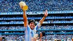 Mirip! Ini Momen-momen Maradona dan Messi dengan Trofi Piala Dunia