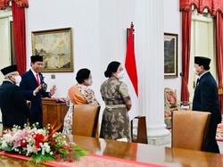 Prabowo Dampingi Jokowi di Pelantikan Panglima TNI, Akrab dengan Mega