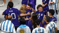 La Pulga – julukan Lionel Messi – menjadi bintang utama Argentina di sepanjang turnamen. Keberhasilan Argentina pun dirayakan dengan Messi bak seorang pahlawan. Tak ayal jika sang ibu begitu emosional menyaksikannya. Reuters/Paul Childs  