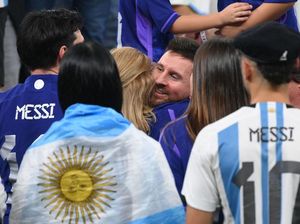 Momen Haru Messi Peluk Ibunda Usai Juara Piala Dunia 2022