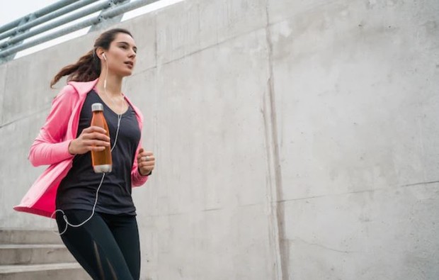 Perempuan berolahraga