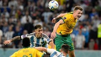 Kemudian di babak 16 besar, Argentina bertemu lawan relatif mudah, yaitu Australia. Tim asuhan Lionel Scaloni tersebut kemudian menang tipis 2-1 atas Socceroos. Alfredo Estrella/AFP/Getty Images  