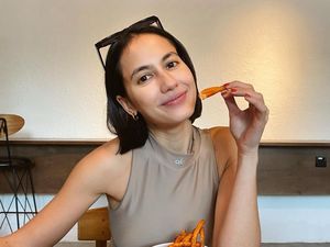 Pevita Pearce Habiskan 6 Jam Bali-Jakarta karena Cuaca Buruk