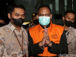 Potret Hakim Yustisial MA Edy Wibowo Diborgol dan Berbaju Tahanan