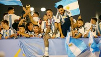 Argentina berhasil menjadi juara Piala Dunia 2022 setelah mengalahkan juara bertahan Prancis melalui adu penalti dengan skor 4-2, menyusul hasil imbang 3-3 yang dramatis setelah perpanjangan waktu. Reuters/Hannah Mckay  
