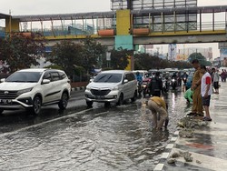 Ini Penyebab Jalan Margonda Dekat Balkot Depok Tergenang Usai Hujan Deras