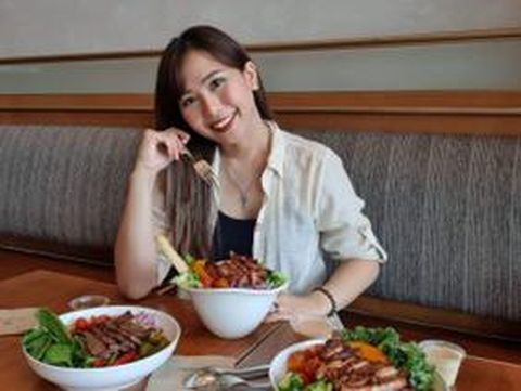 Regina Boentaran, salah satu kreator Helo