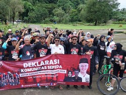 Sahabat Ganjar Sosialisasi Keselamatan Berkendara ke Ojol di Gresik