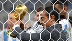 Salt Bae Pegang-Kecup Trofi Piala Dunia, Bikin Netizen Panas!