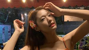 8 Gaya Seksi Seolhyun AOA Liburan ke Bali, Tak Kapok Diserang Monyet